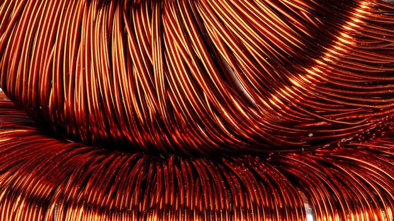 Copper Dives On Tariff Report, Oil Prices, Yields; Silver, Gold Also Down