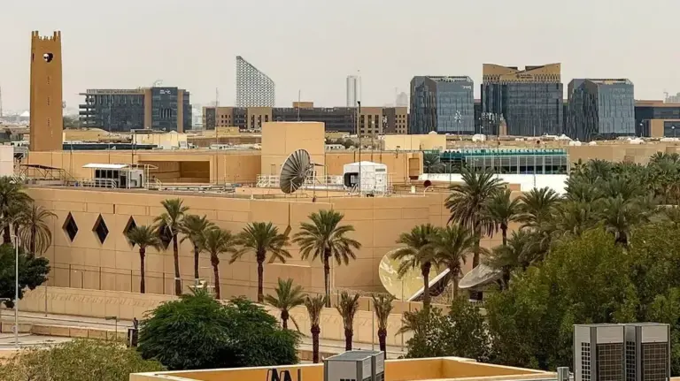 US pulls personnel from Saudi Arabia as kingdom comes under Houthi fire